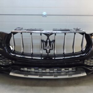maserati-levante-granlusso-front-bumper-with-grille