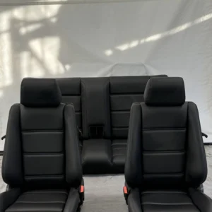bmw-e30-m3-front-sport-seats-rear-bench