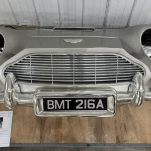 aston-martin-db5-style-bond-display